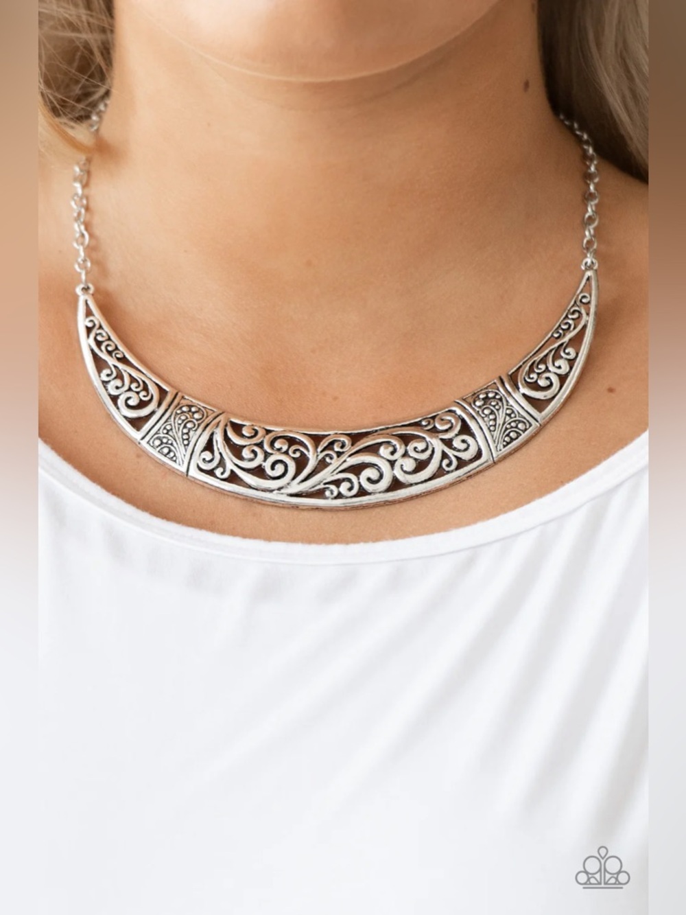 ❤️‍🔥5/$25❤️‍🔥 Bull In A China Shop Silver Necklace